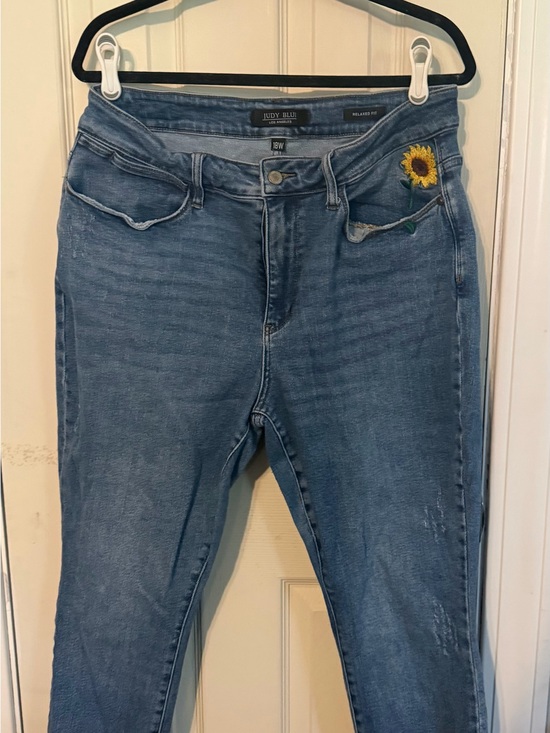 Judy Blue Other - Judy Blue Light Blue Skinny Jeans with Sunflower Accent